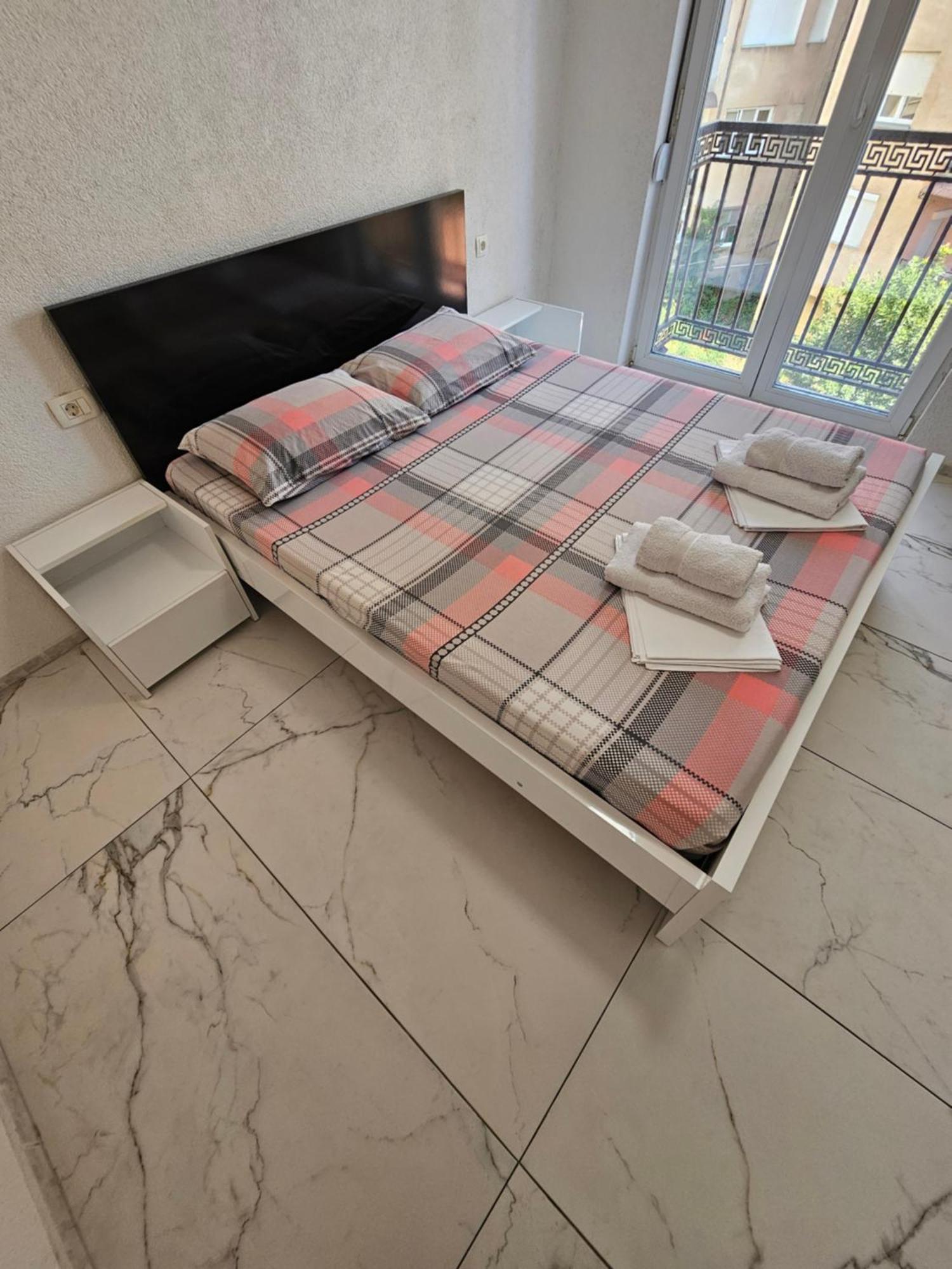 Xxl Apartments City Centar Bitola Esterno foto