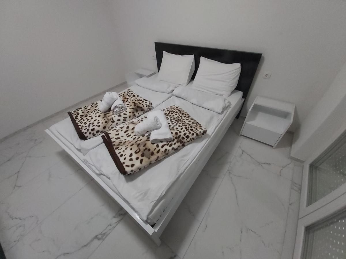 Xxl Apartments City Centar Bitola Esterno foto